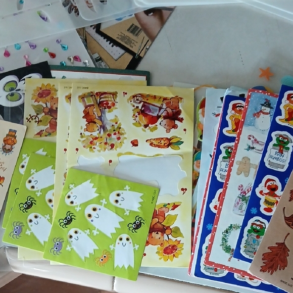 Assorted Stencils And Decorative Sticker Set for Crafts Scrapbooking - Picture 5 of 10